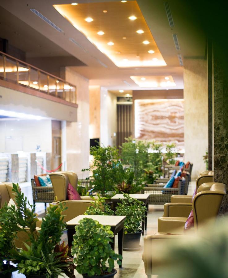 Grand Howard Hotel Бангкок Экстерьер фото