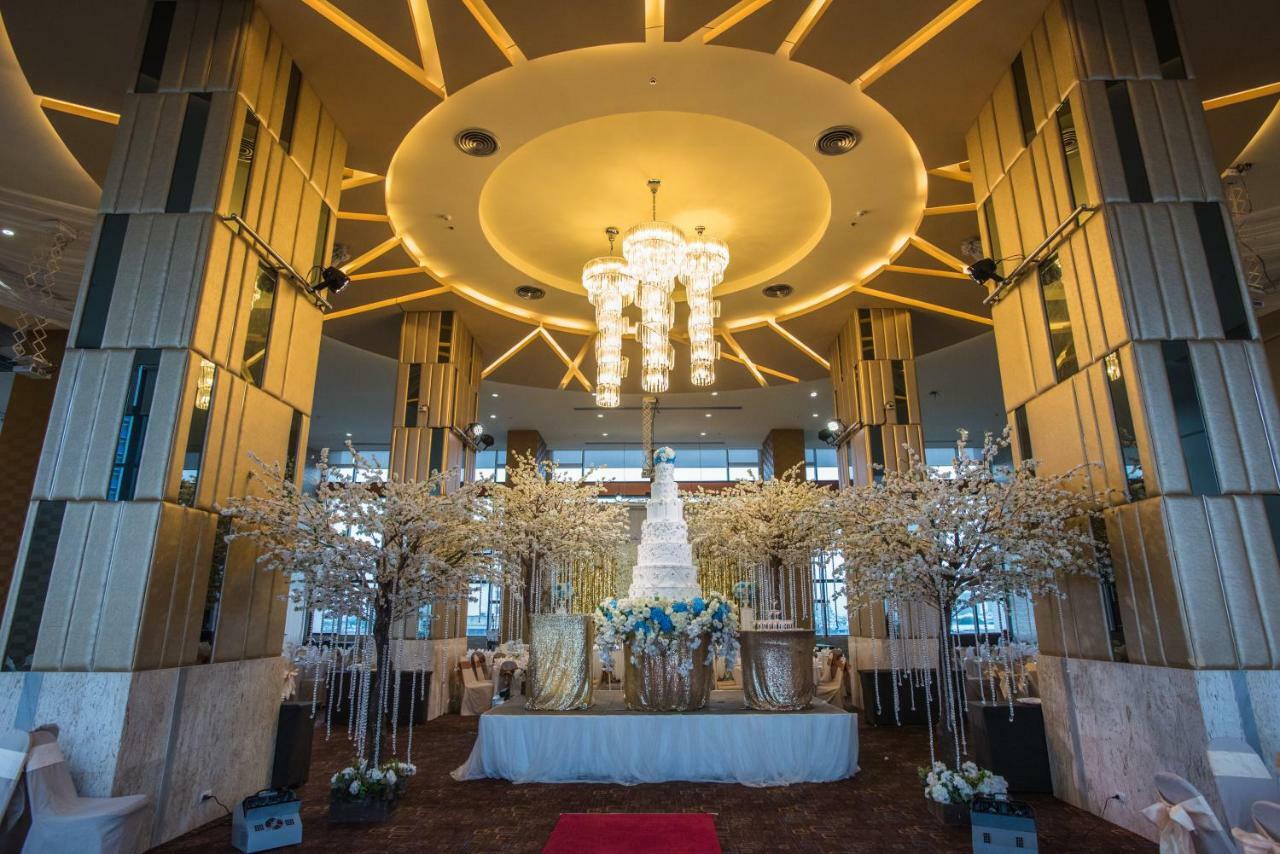 Grand Howard Hotel Бангкок Экстерьер фото