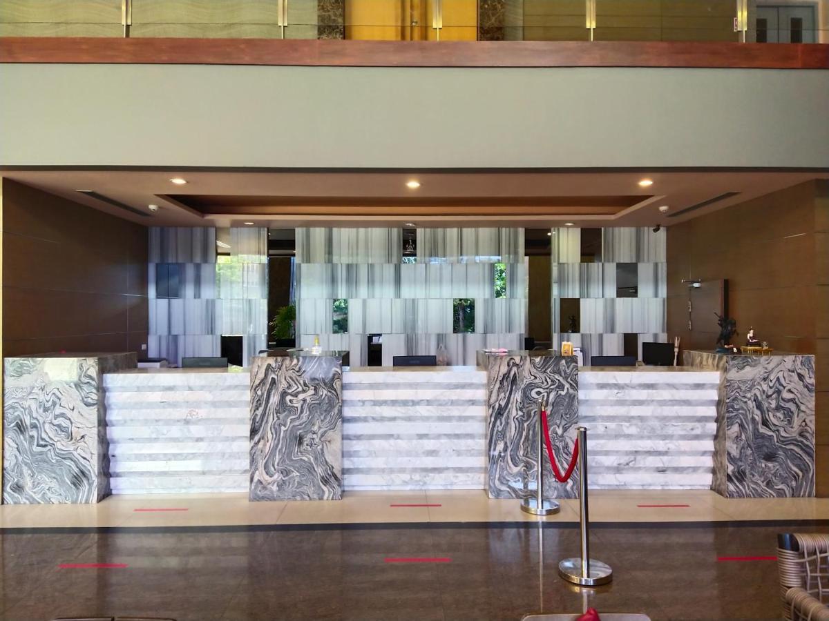 Grand Howard Hotel Бангкок Экстерьер фото